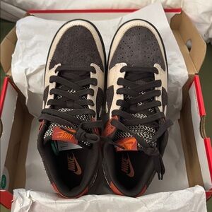 Nike Men's Black and Brown Sneakers